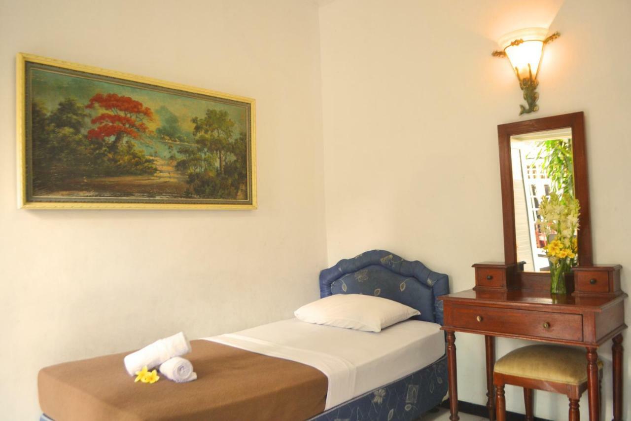 Srikandi Semarang Bagian luar foto